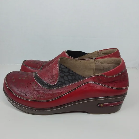 L'Artiste by Spring Step Womens Sz EU 38 US 8 Burbank embossed Red Heeled Clogs - Picture 4 of 14